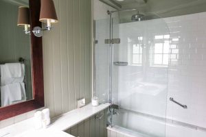 Room 2 bath The George in Rye Room 2 bath The George in Rye